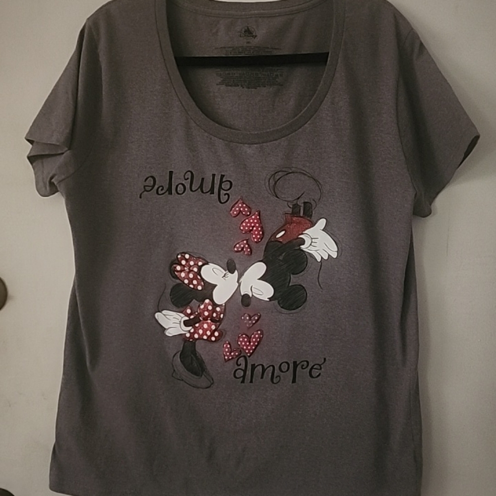 Disney Women's T-Shirt Mickey  And Minnie Mouse Amore Kissing